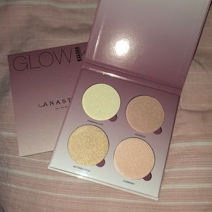 Brand New Anastasia Beverly Hills Glow Kit